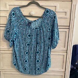 Lucky Brand 🍀Blue Patterned Women's Top
